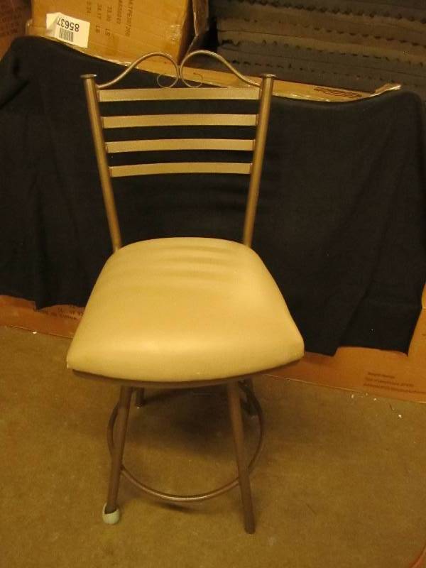 Swivel seat bar style chair...
