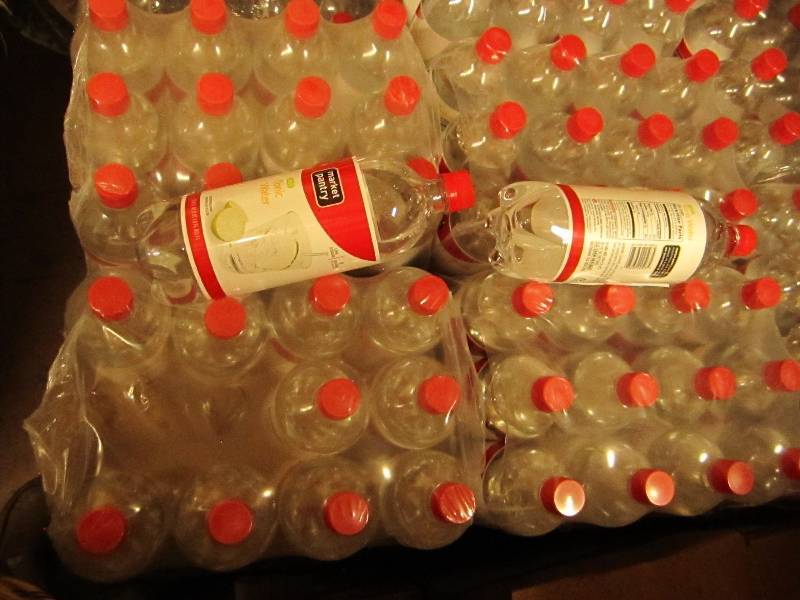 4 cases 12 1 quart bottles per case...