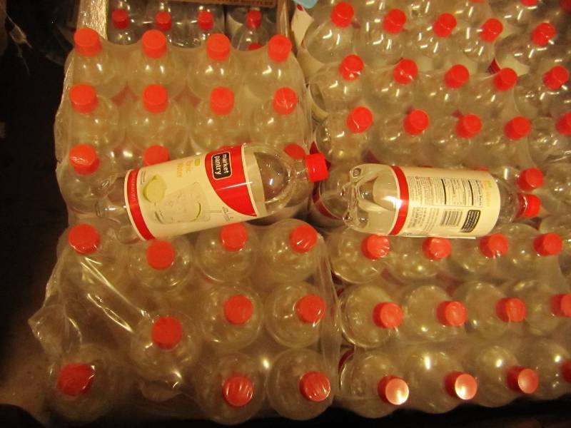 4 cases 12 1 quart bottles per case...