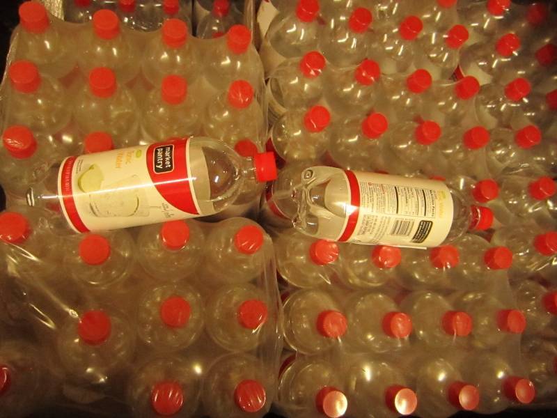 4 cases 12 1 quart bottles per case...