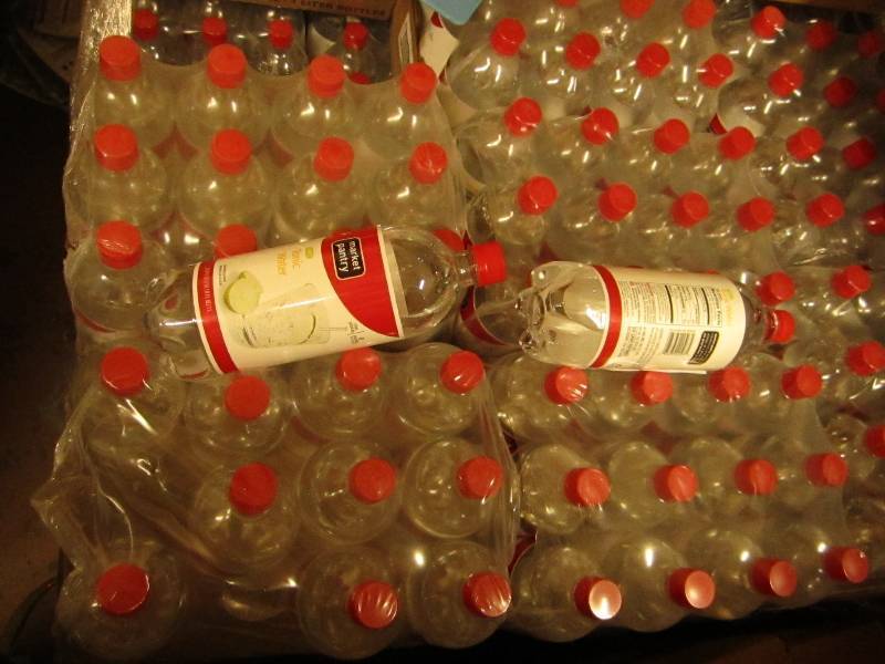 4 cases 12 1 quart bottles per case...