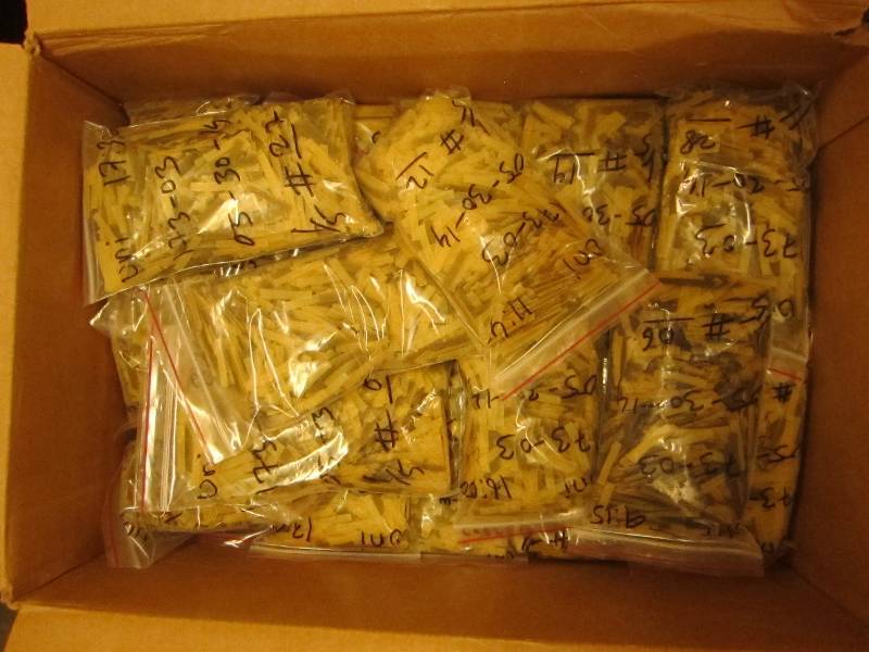 Box measuring 10 x 13 x 19 of nood...