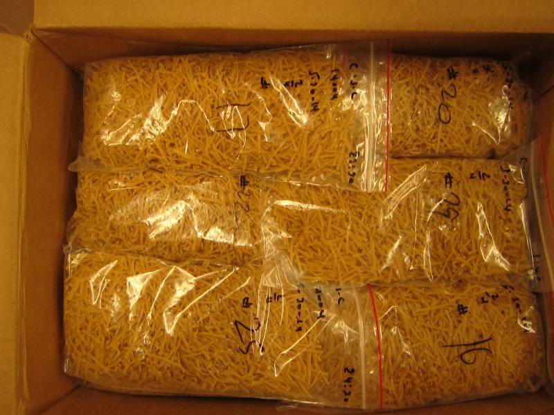 Box measuring 10 x 13 x 19 of nood...