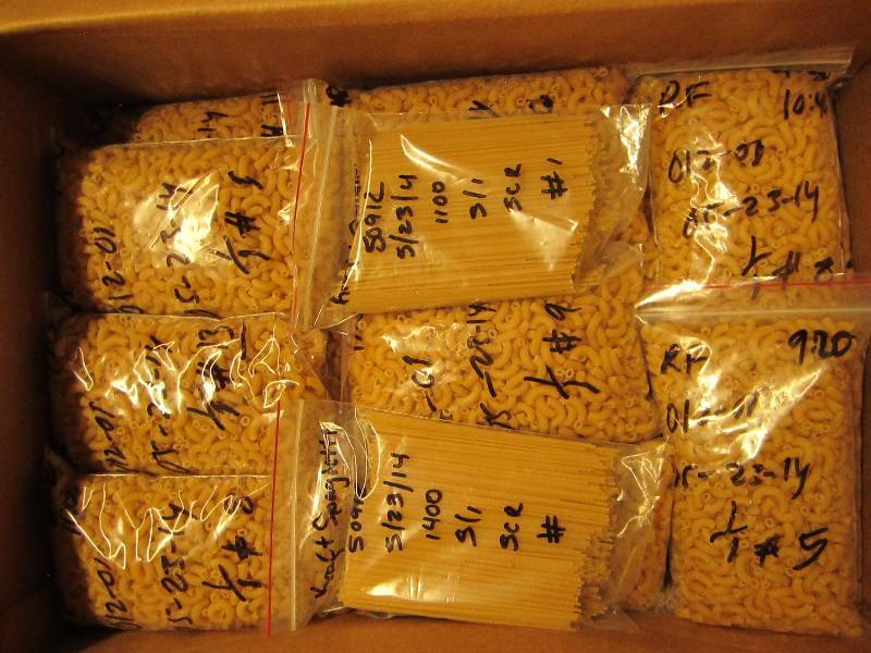 Box measuring 10 x 13 x 19 of nood...
