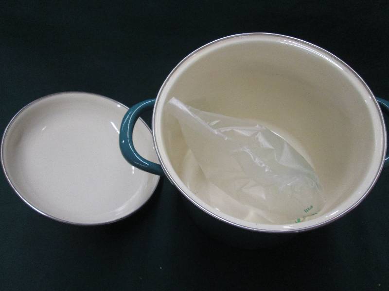 Small Teal Stock Pot with Lid...