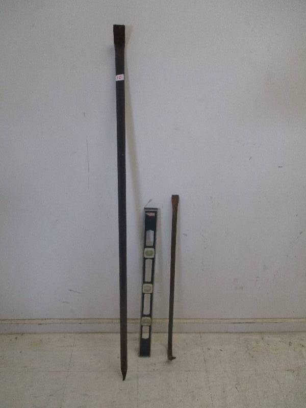 lot 10 image: Pry Bars and Level