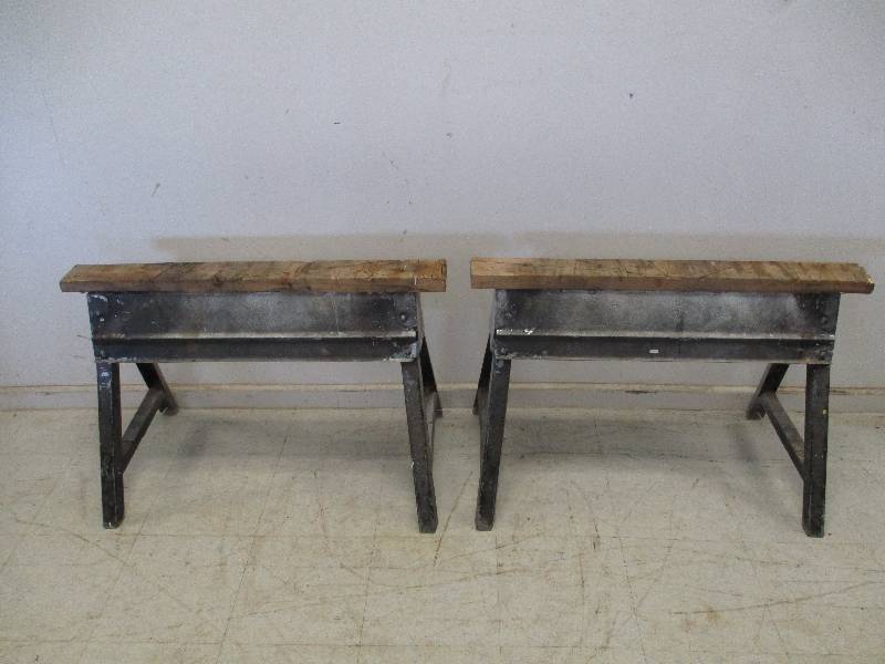 lot 19 image: 2 Metal Saw Horses