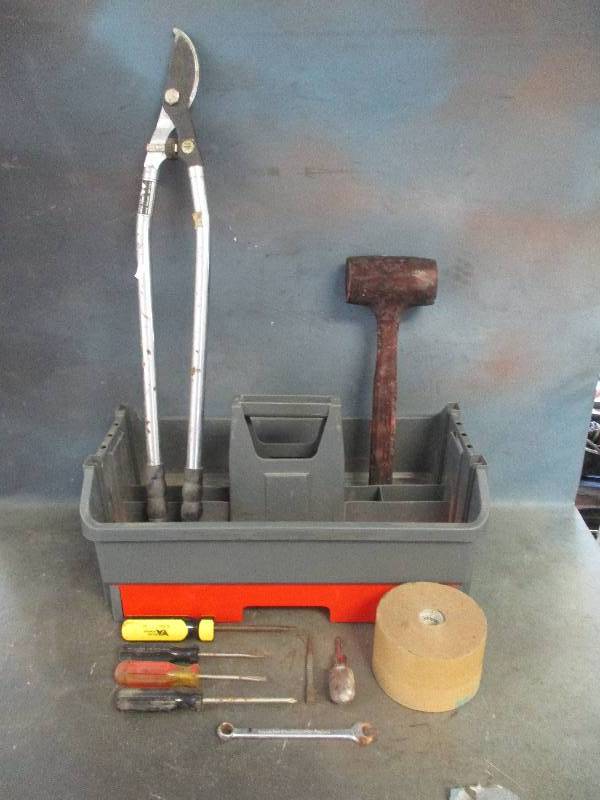 lot 16 image: Tool Carrier and Tools