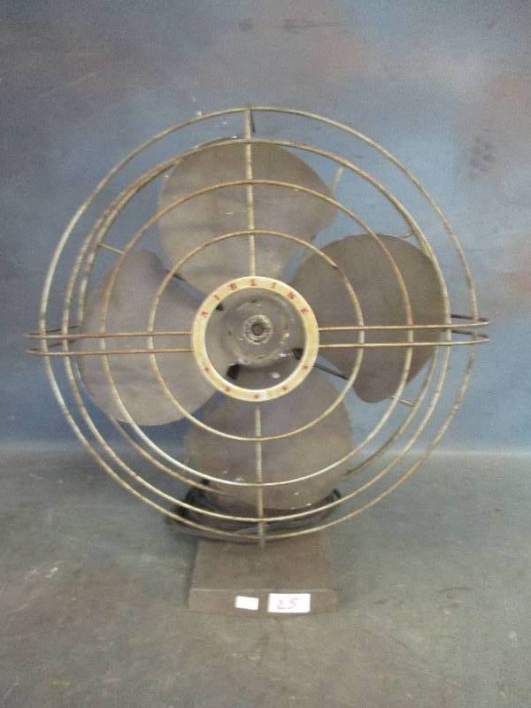 lot 25 image: Rotating Electrical Fan