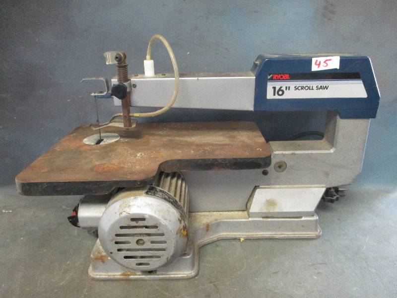 lot 45 image: Scroll Saw