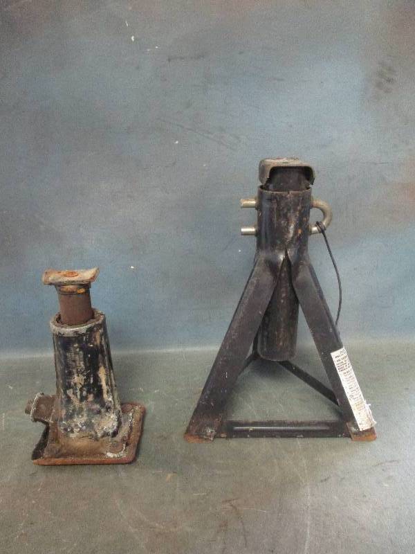 lot 52 image: Jack & Jack Stand