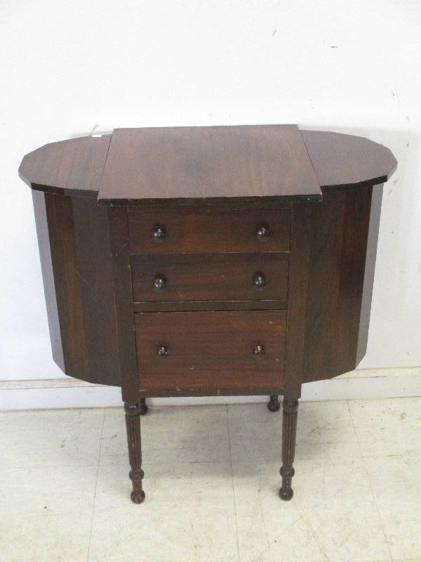 lot 60 image: Wooden Table