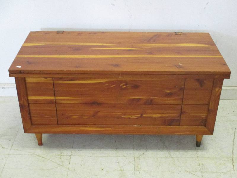 lot 61 image: Cedar Chest