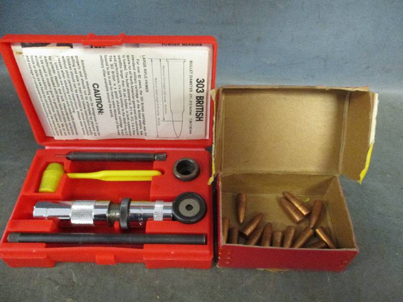 lot 77 image: Reloading Equipment
