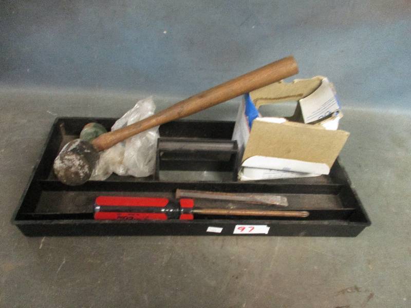 lot 97 image: Tool Tray & Tools