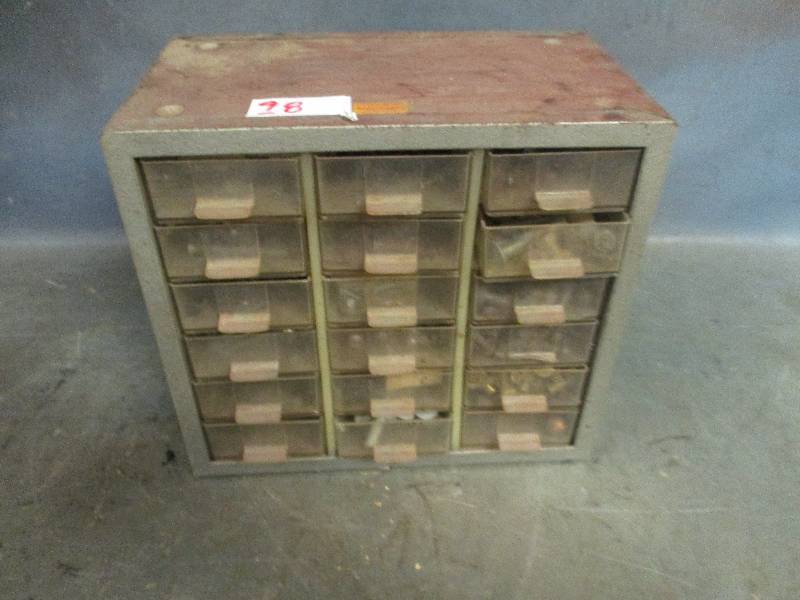 lot 98 image: 18 Tray Organizers