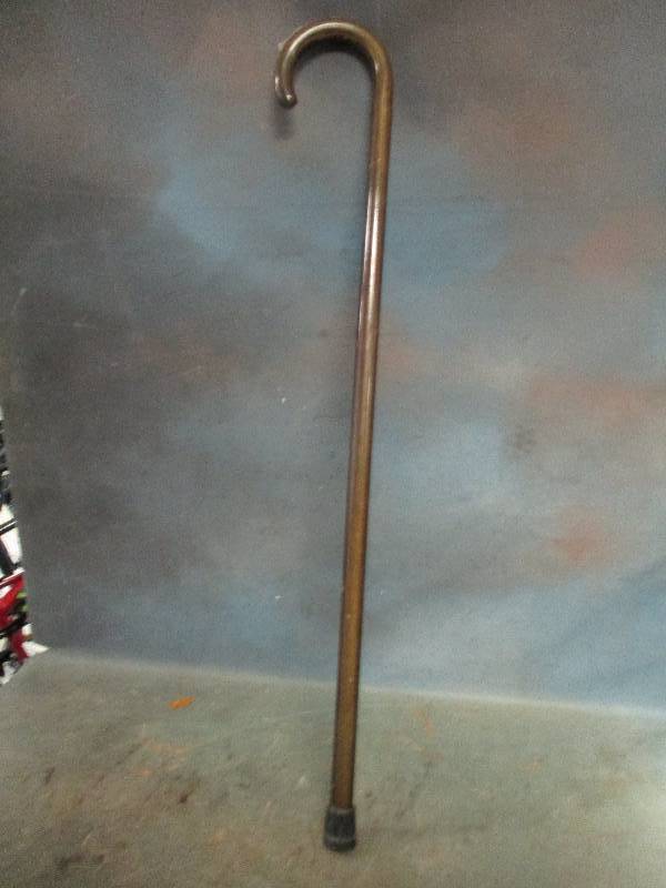 lot 113 image: Wood Cane