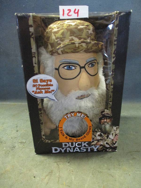 lot 124 image: Duck Dynasty SI Doll