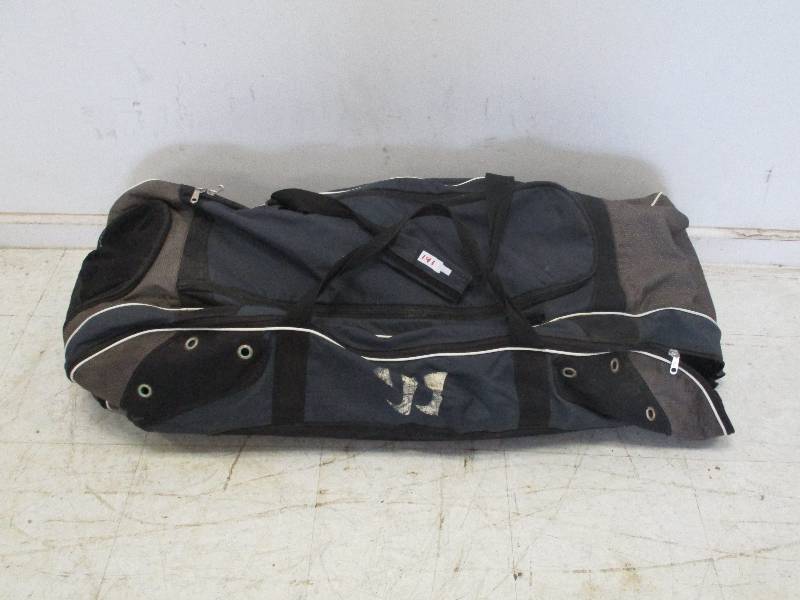 lot 141 image: Duffel Bag & LACrosse Gear