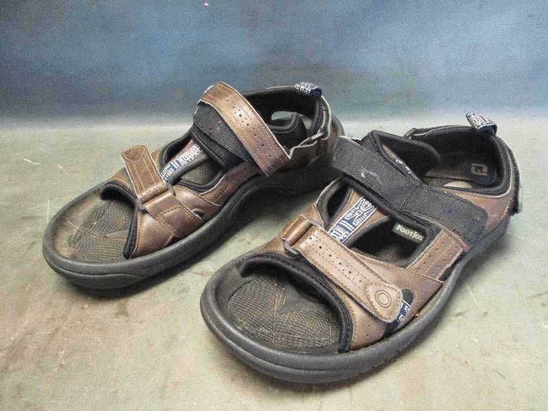 lot 142 image: Foot Joy Golf Sandals