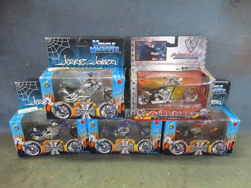 lot 157 image: Die Cast Muscle Machines & Arlen Ness Motorcycle