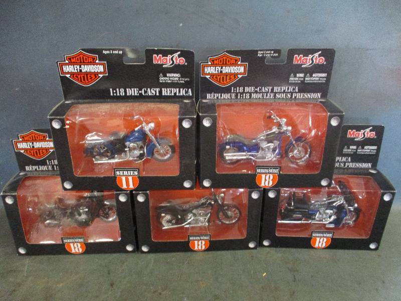 lot 158 image: Die Cast Harley-Davidsons