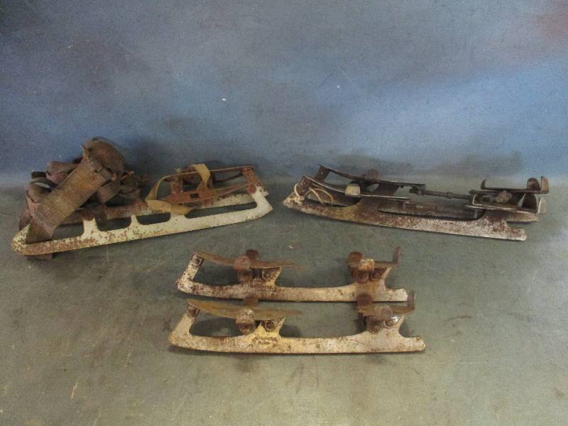 lot 165 image: Vintage Metal Ice Skates