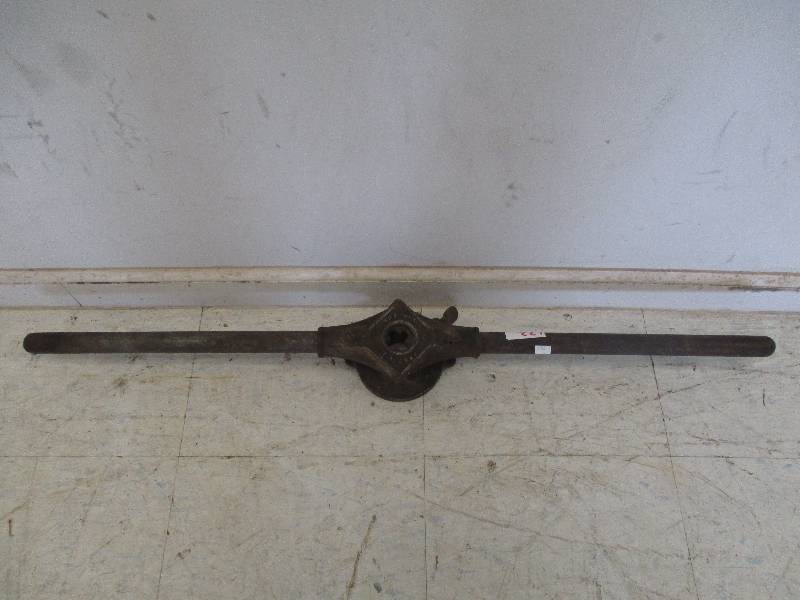 lot 172 image: Pipe Threader