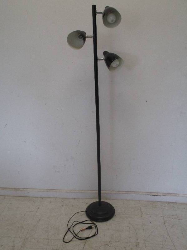 lot 176 image: Floor Lamp