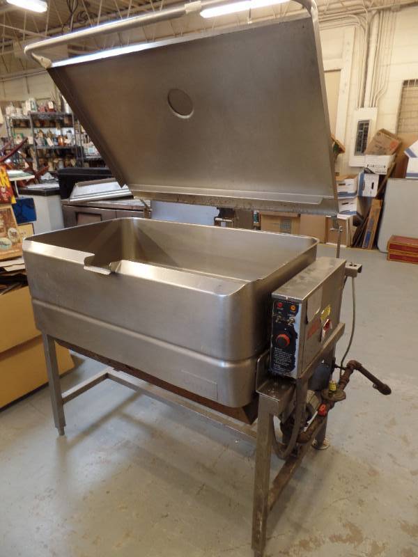 Tilting Skillet Braising Pan
