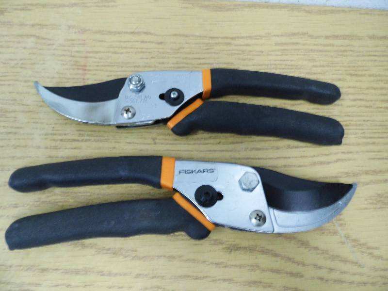 2 Pair New Fiskars Shears