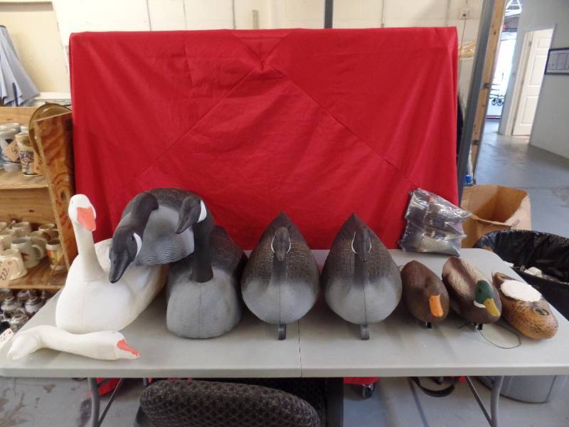 lot 912 image: Water and Dry Land Decoys