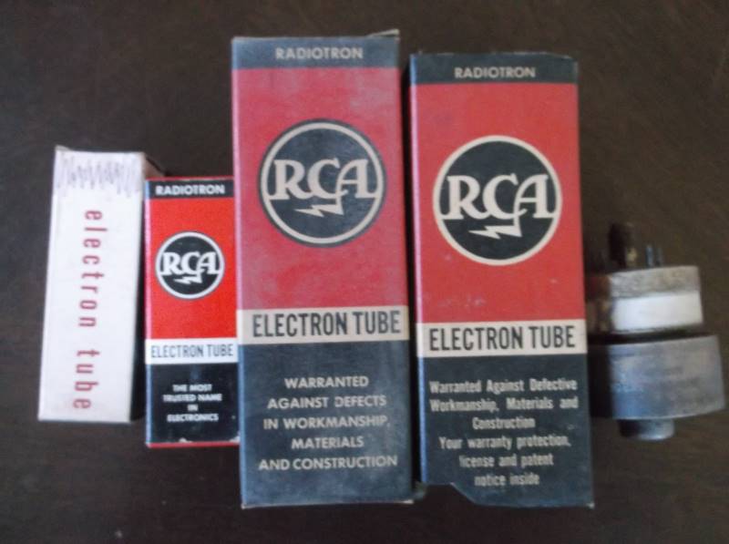 4 Electron Tubes, 1 Component