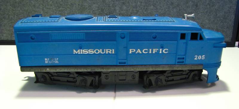 lot 2 image: LIONEL 205, Missouri Pacific Railroad, O Gage Diesel Switcher