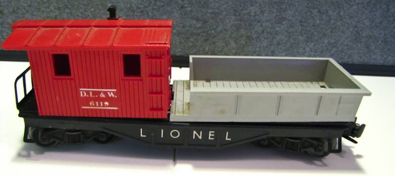 lot 9 image: Lionel flat bed multi use car