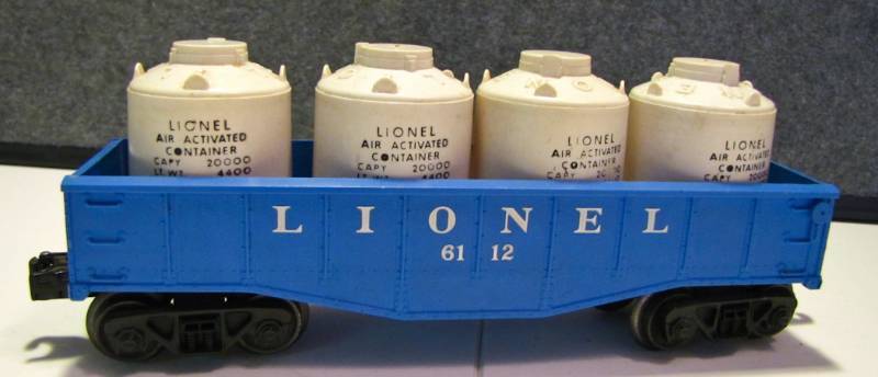 lot 16 image: Lionel tank carrier car