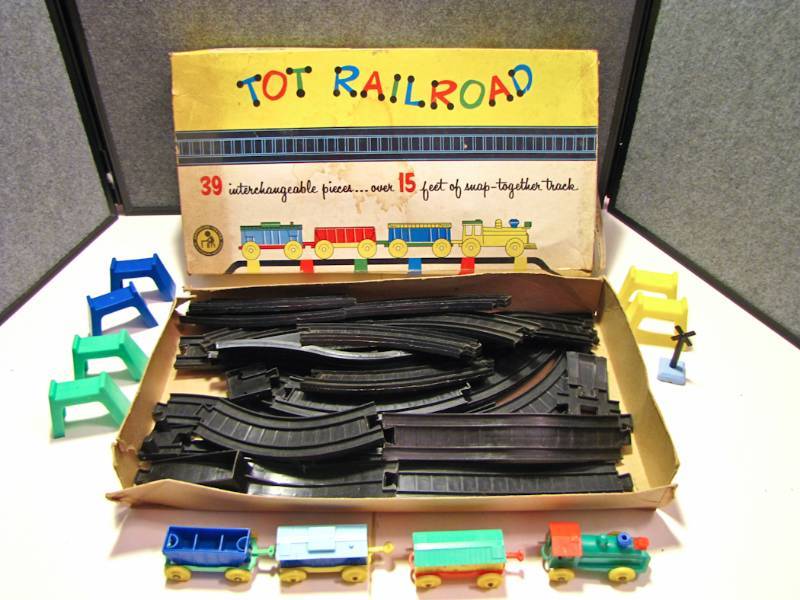 lot 33 image: Tot railroad train set in original box