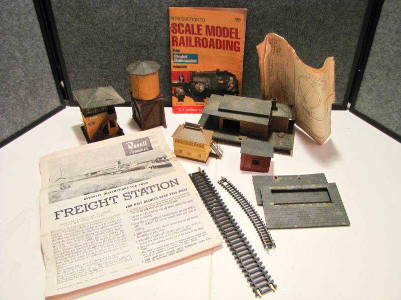 lot 41 image: Revell Freight Station and more
