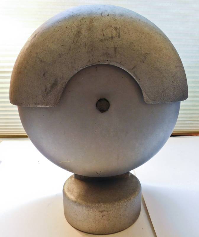 lot 1 image: RR Crossing Bell model AL 214 MMF