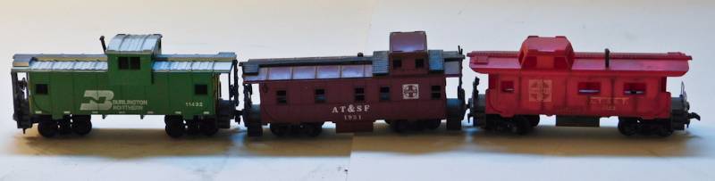 lot 77 image: 3 railroad cars