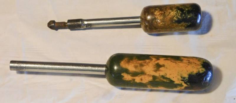 2 vintage Apex drivers no bits are included