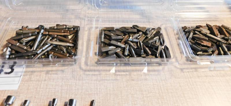 very large lot of screwdriver tips and bits