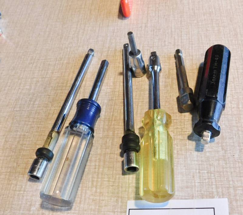 14 drive extensions, flex-T handle more