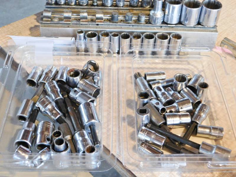 catch all lot of sockets bits and more