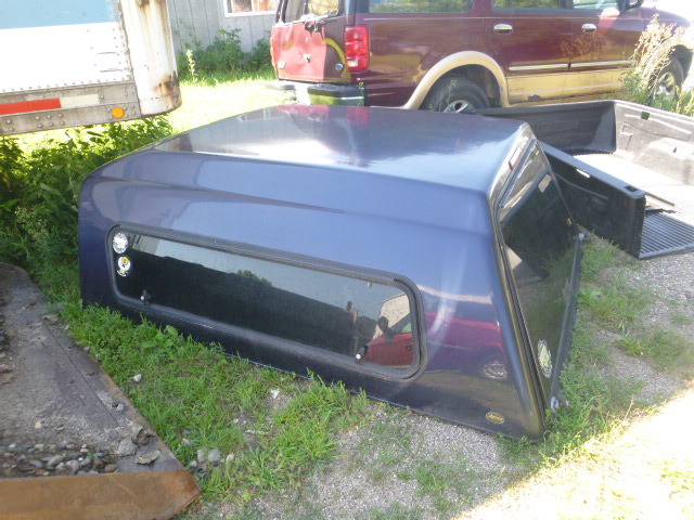 lot 6 image: Astro Topper