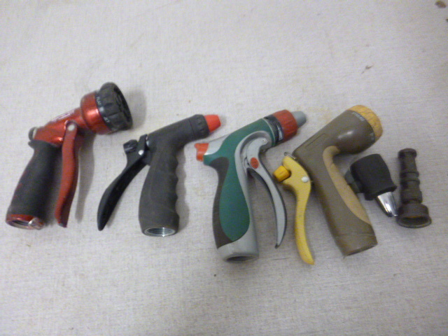 lot 19 image: Miscellaneous Hose Sprayers