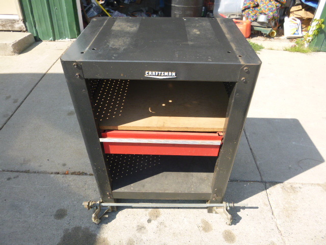 lot 31 image: Craftsman Cart Toolbox