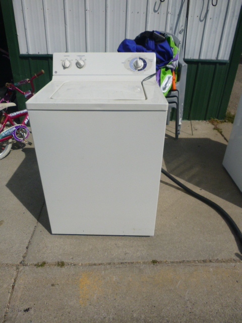 lot 48 image: GE Washer