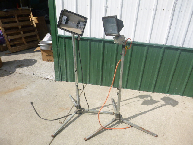 lot 55 image: 2 Shop Lights