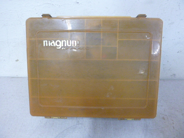 lot 80 image: Magnum Tackle Box
